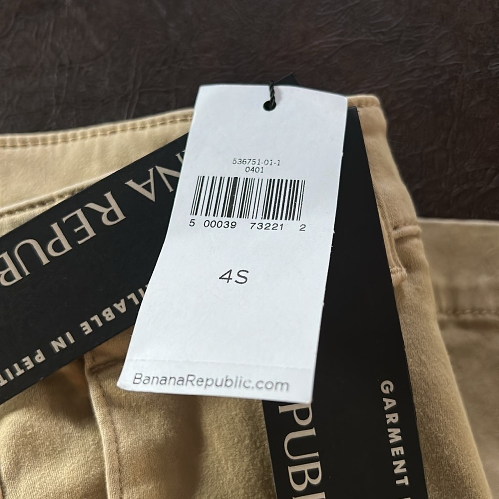 Women’s Banana Republic Tan 4-Short Side and Back Pockets Chino Stretch Pants - Picture 3 of 11